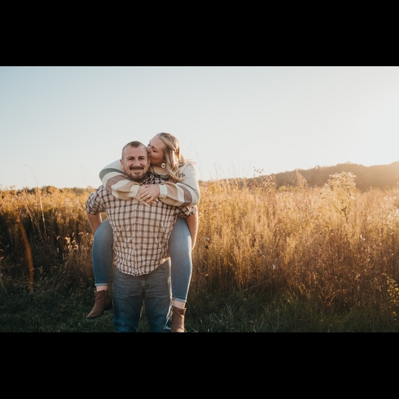 Meet your Posher, Liz - Picture 4 of 5